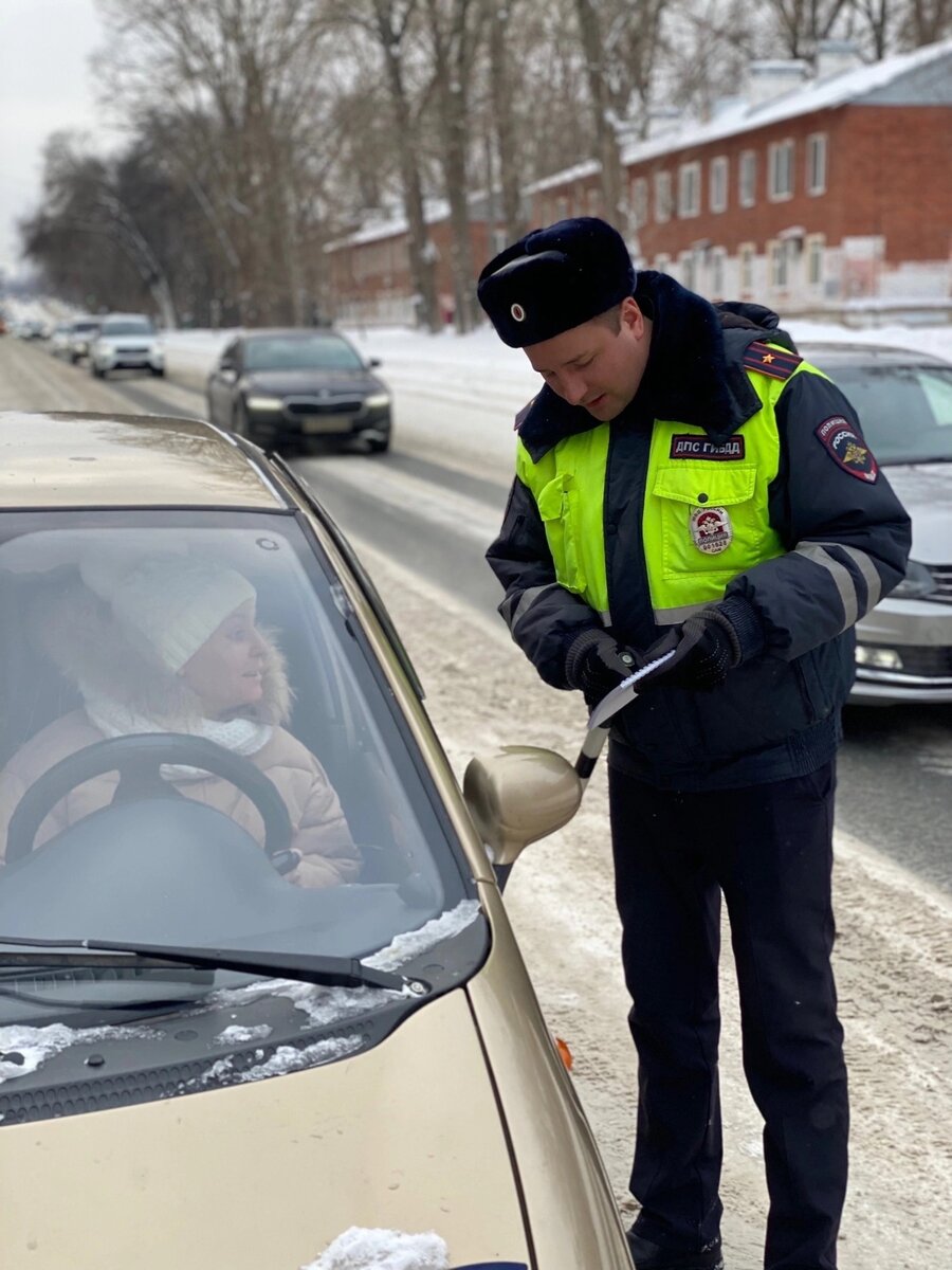 Верховный суд поддержал инспектора ДПС, который оштрафовал водителя за тонировку  без проведения замеров светопропускаемости стекла | Автоюрист. Всё о ДПС. |  Дзен