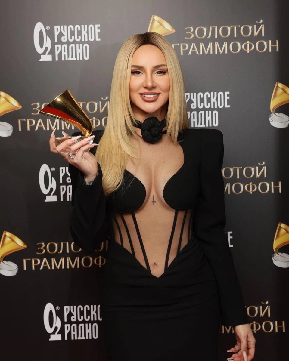 Анна Асти на премии "Золотой Граммофон". Фото: t.me/anna_asti📷
