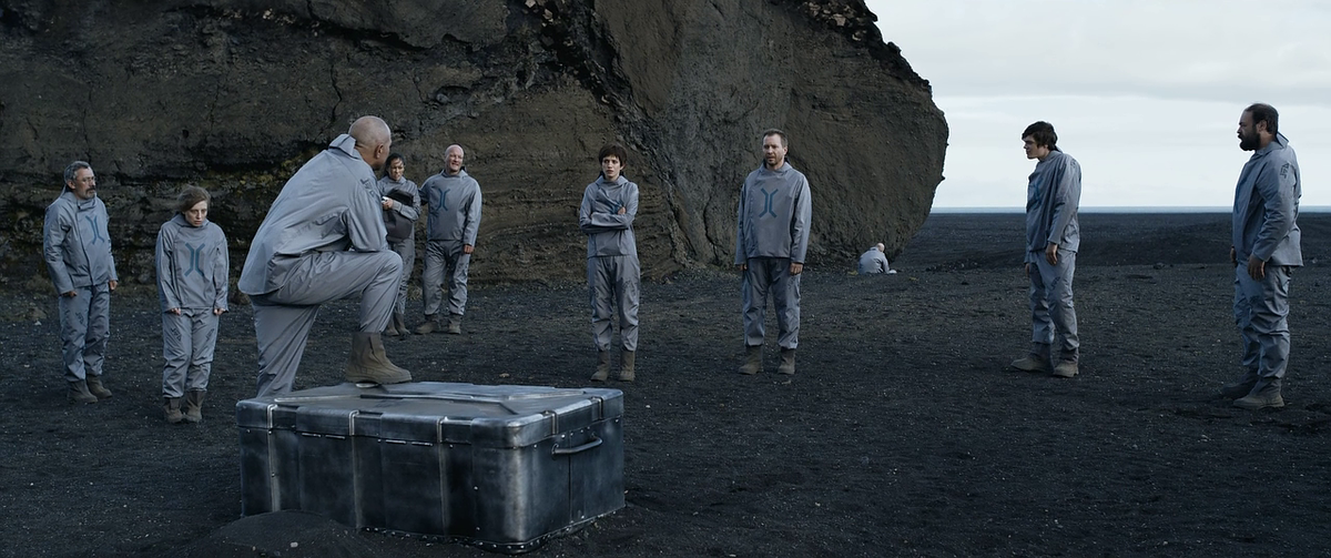 Кадр из фильма "Вычислитель" (2014). Источник - Яндекс.Картинки.