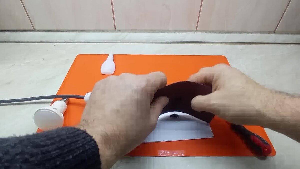 Из перегоревших лампочек. Как выбрать лампочку для люстры чтобы было светлее. Поделки из старых лампочек. Поделки из лампочек своими руками. Поделки из перегоревших лампочек.