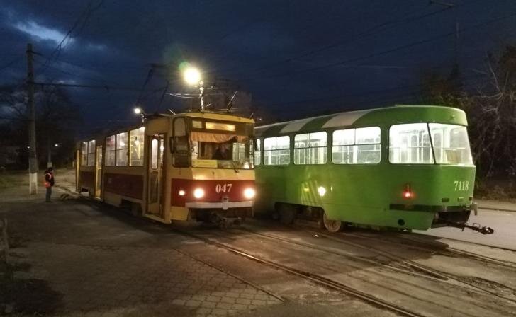 Трамвай краснодар солнечная. Курск трамвай депо. Tatra t3 краснодар. Трамвайная остановка новочеркасск. 71-152 (лвс-2005).
