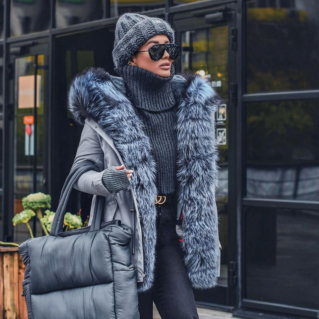 Куртка парка женская. Парка бершка женская 2018 хаки. Модные парки 2024 женские. Модные зимние парки. Девушка в зеленой куртке.