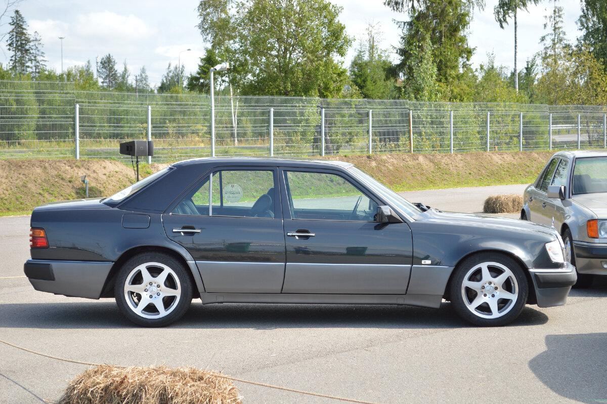 Штутгартский волчок»: легендарный Mercedes 500 E своими глазами | Лучшее из  автомобильной истории | Дзен