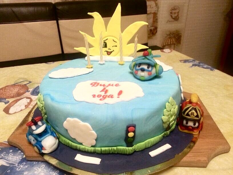 Декабрь 2014 год. Фото моего первого торта, сделанного за цену продуктов 