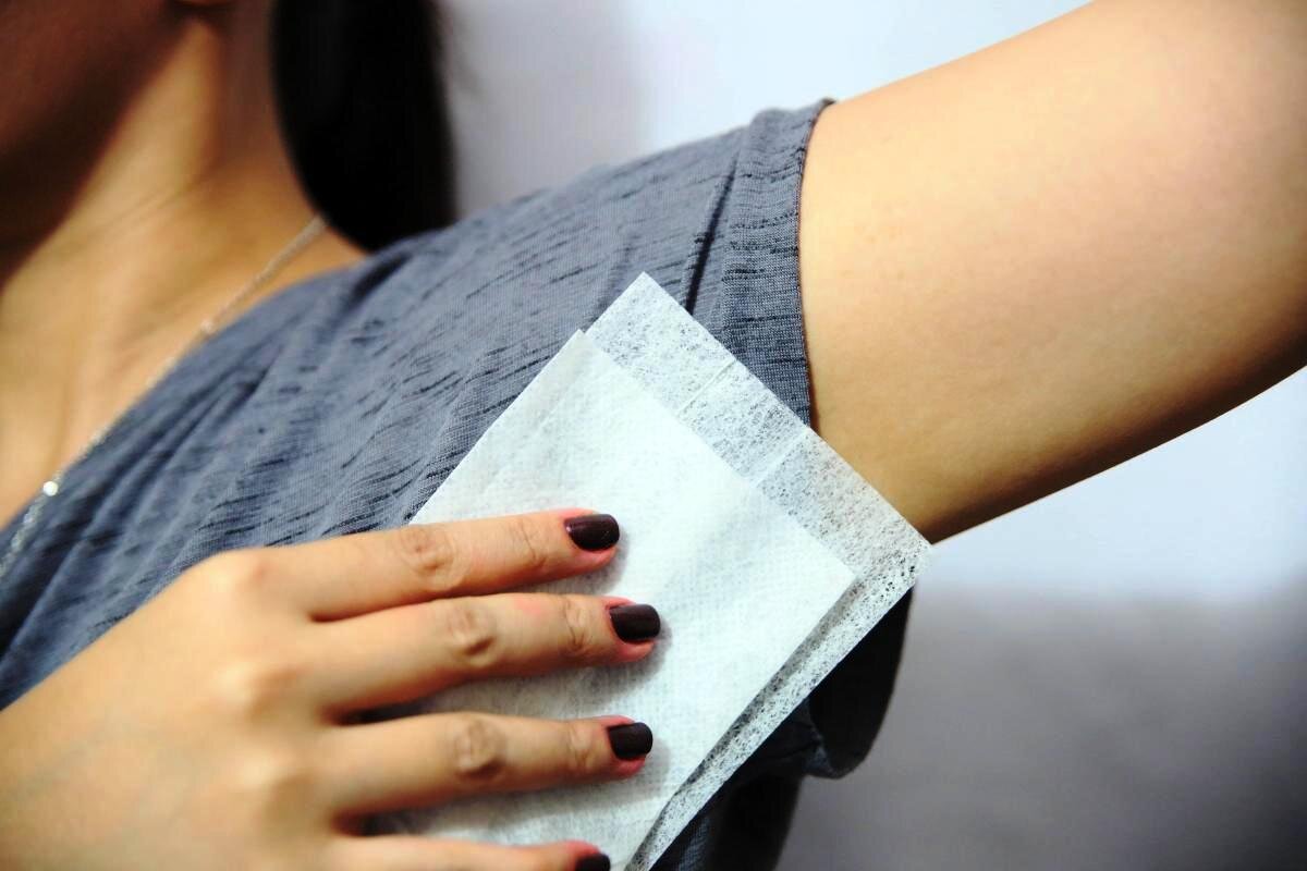 кислый пот под мышками