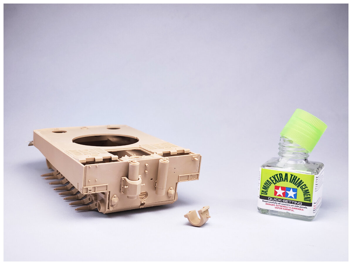 Неровно нарисовано. Линия кистью. Линия от фломастера. Неровно нарисовано. Подчеркивание карандашом.