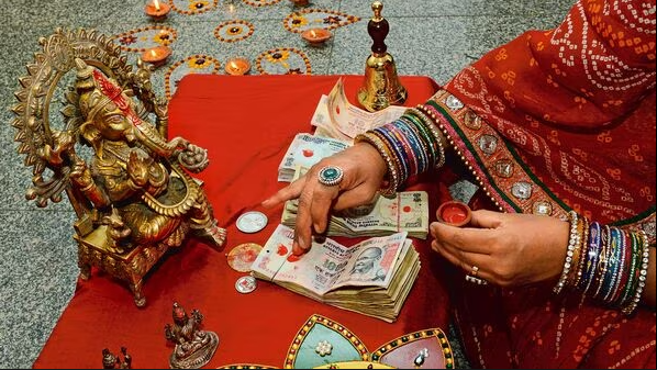 Не богатство - зло, а способы его зарабатывать. Фото: livemint.com 