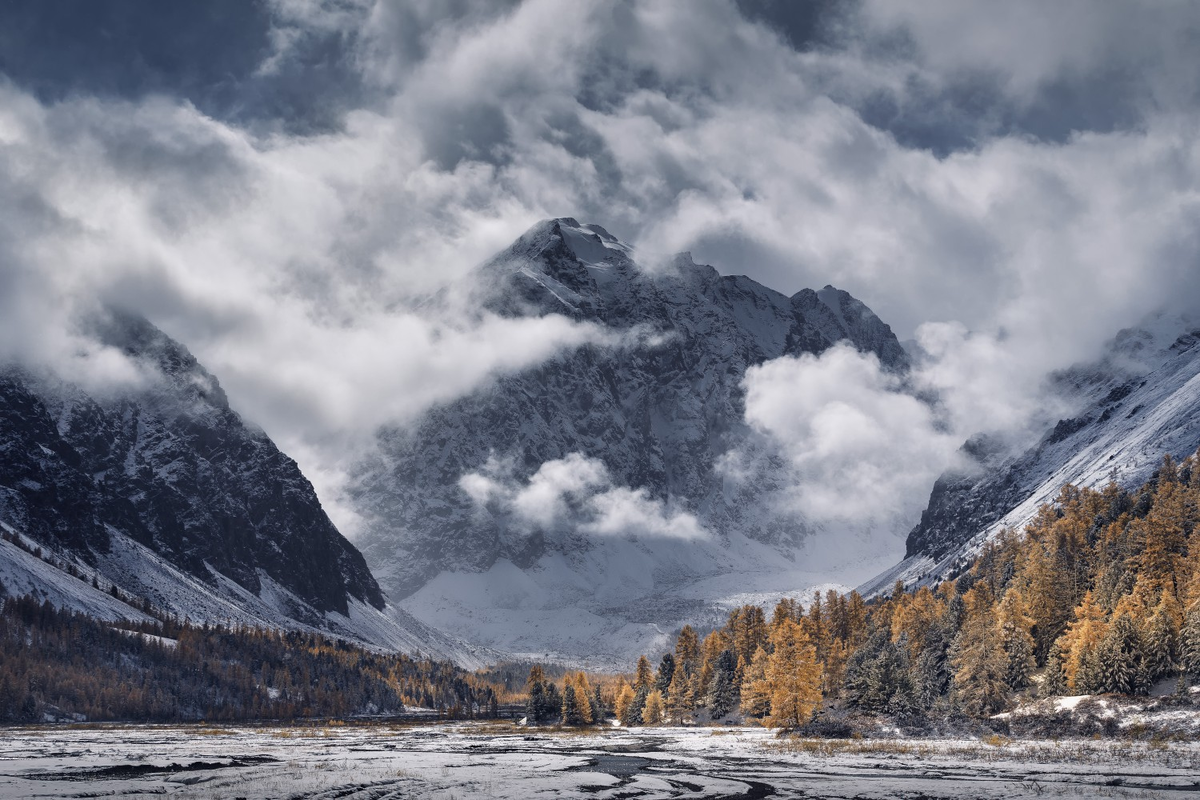 Дмитрий Купрацевич «Гора Караташ, Алтай». Canon EOS 6D, Canon 70-200 2.8 L | ISO 100, 1/640 c, f/11