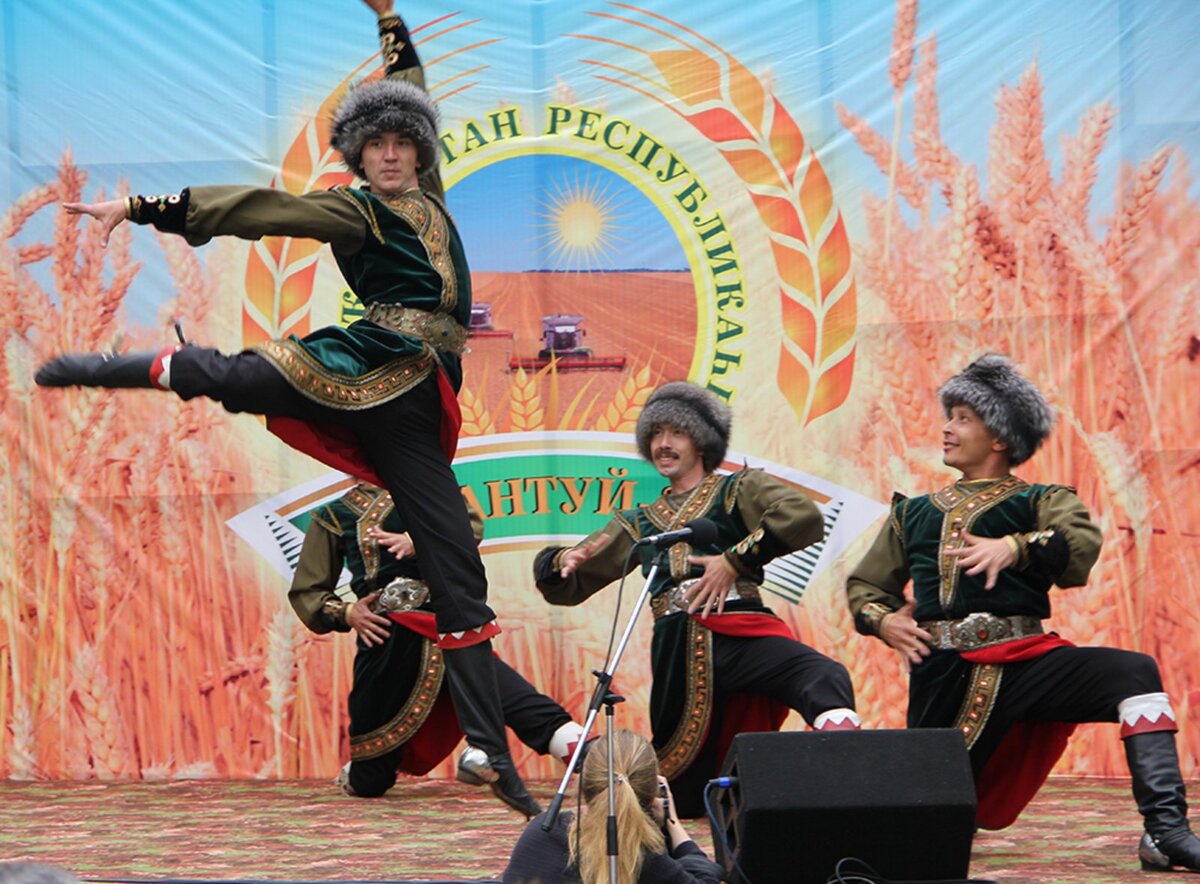 обычаи и обряды русского народа. народная культура и традиции. роль обычаев в культуре. обычаи в коллективе это. обряды и традиции русского народа.