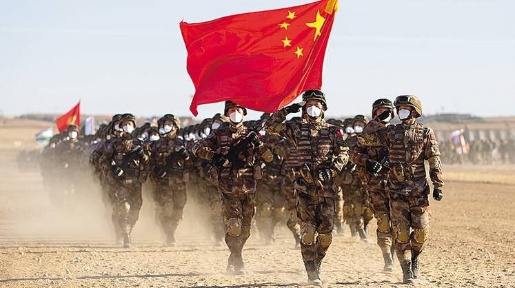    СЕРГЕЙМЕДВЕДЕВ/ТАСС По информации NBC News, во время переговоров Си Цзиньпин прямо заявил Байдену, что прогнозы относительно вторжения на Тайвань в 2025 и 2027 годах ошибочны, намекнув, что Китай к таким кризисам всегда готов