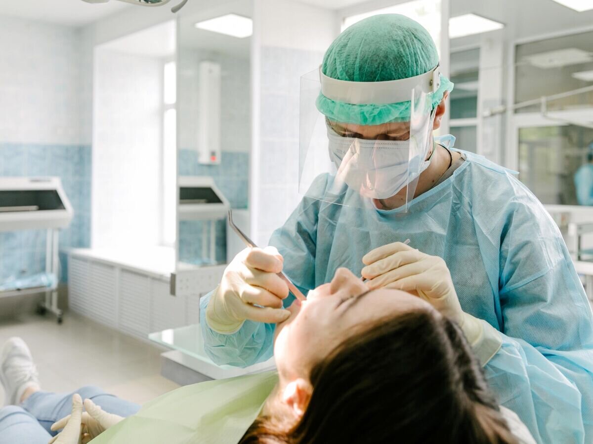    Врач-стоматолог во время работы© РИА Новости / Варвара Гертье