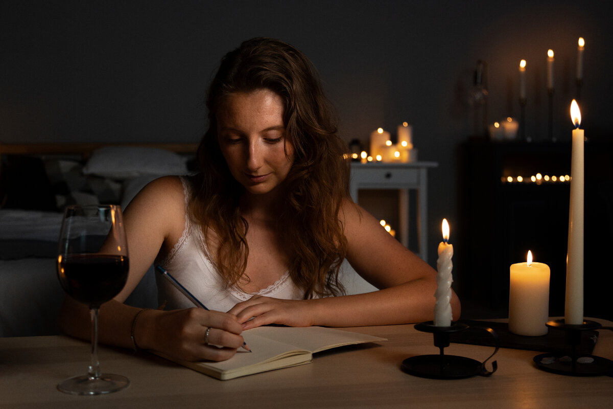 - Помедленнее, я записываю...)