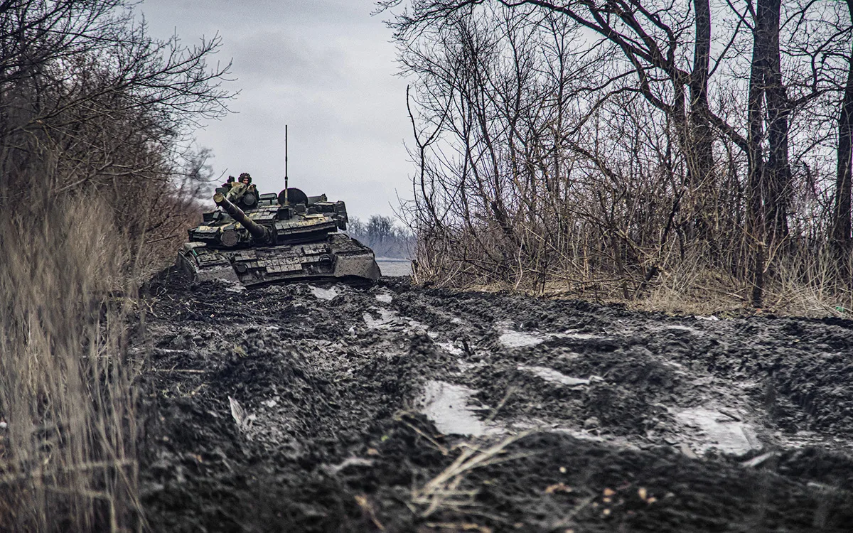 Видео с линии фронта. Танк ВСУ 2022. Танк и распутица. Танк ДНР. Танки на Донбассе.