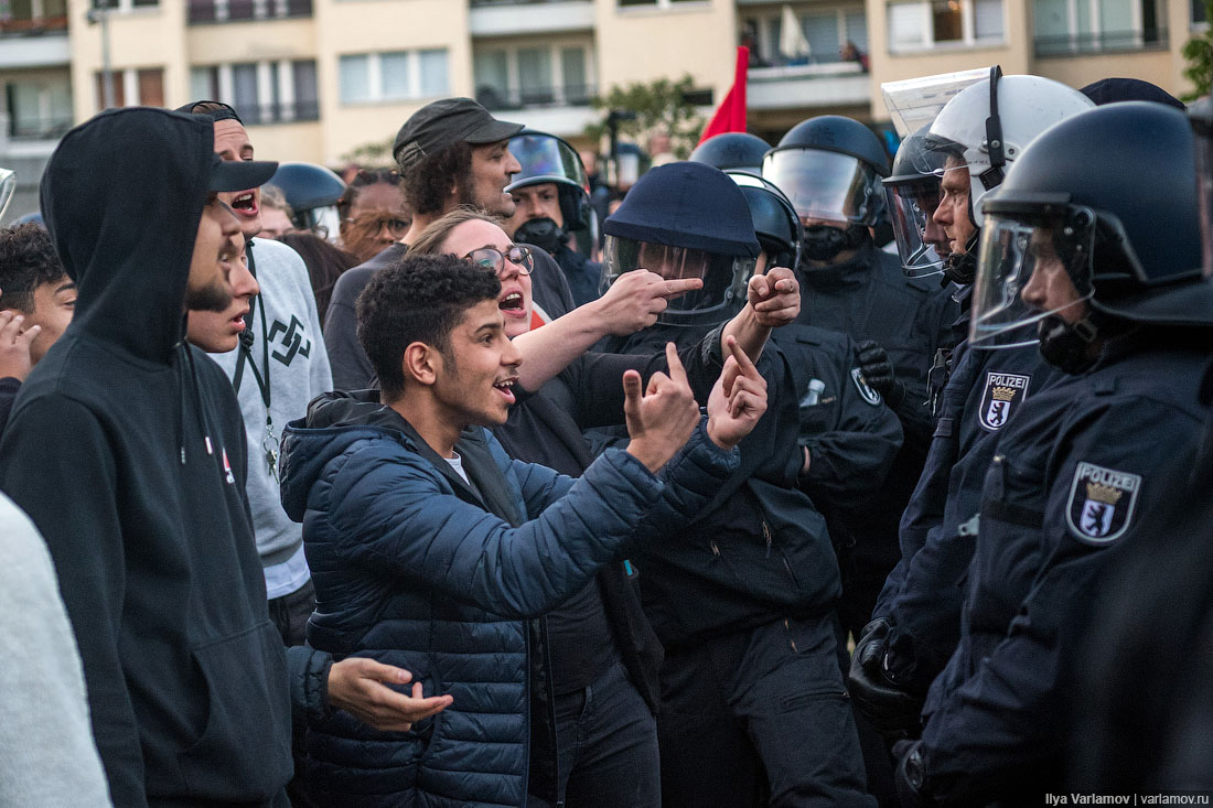 Полиция против мигрантов. Мигранты в Германии. Преступность мигрантов.