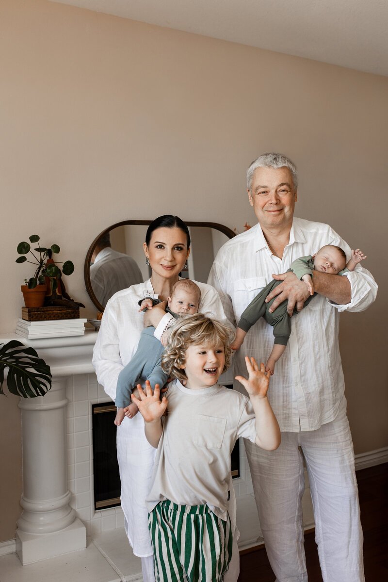 Екатерина Стриженова с мужем и внуками