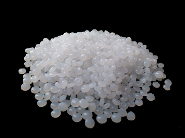 Гранулы полиэтилена.