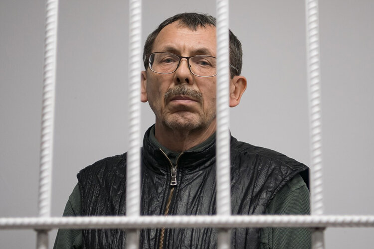    По глазам Макарова было видно — ему есть что рассказать журналистам, но профессор вел себя осторожно