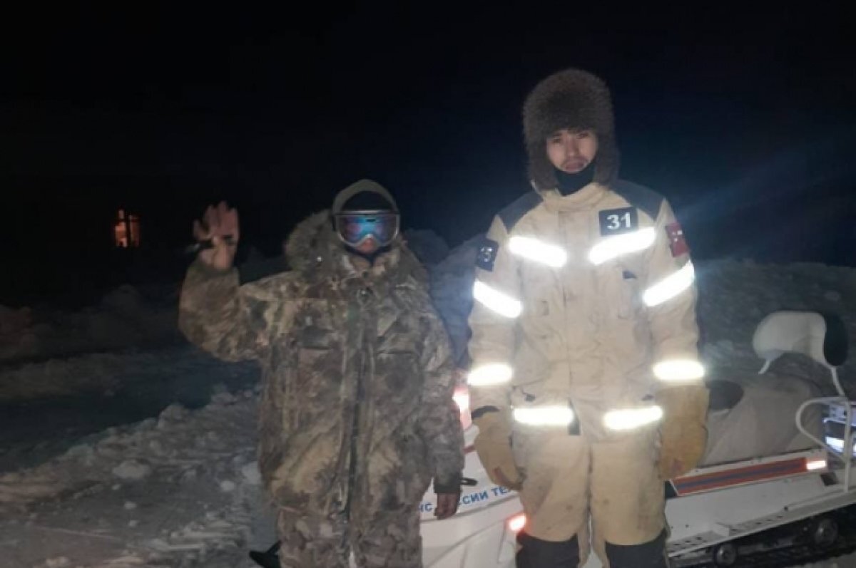    В Кваркенском районе спасли мужчину на заглохшем снегоходе.