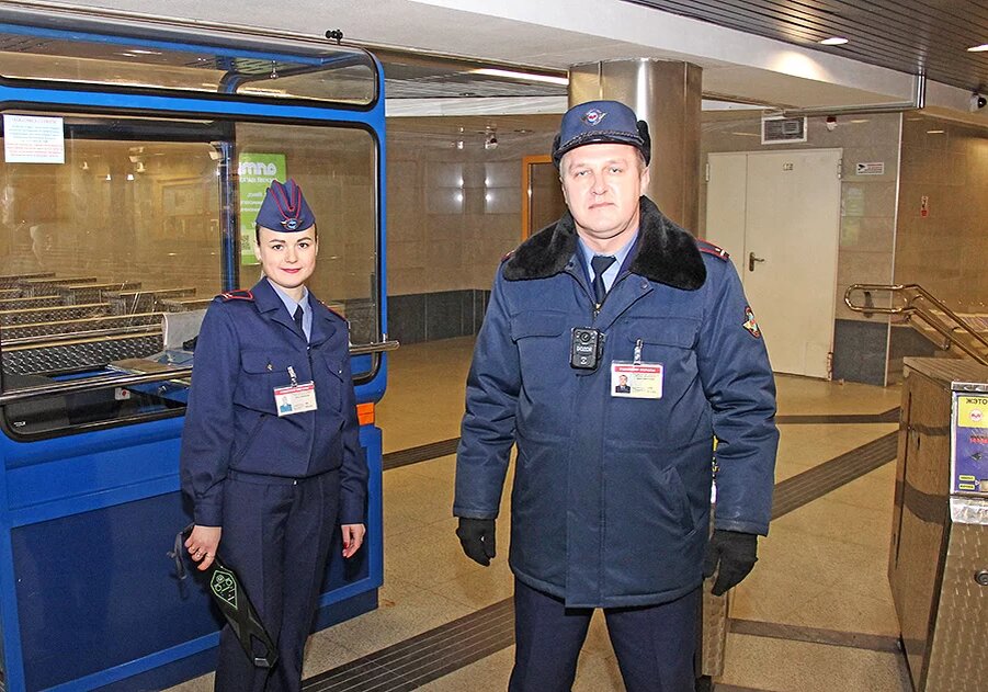 Охранник метро. Охранник метро. Охрана метро. Инспектор гбр метрополитен. Охрана метрополитена.