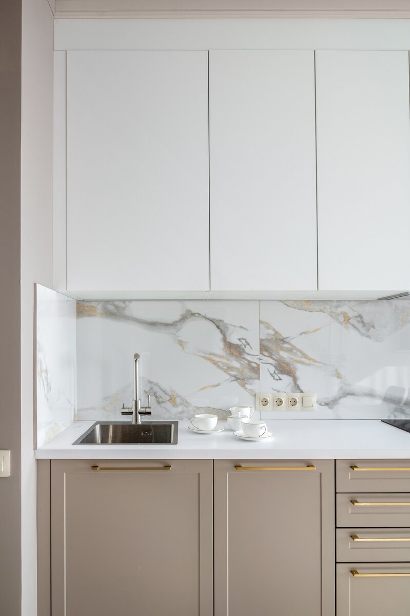 пенал шк45 николь. шкаф нижний шн1я 300 джулия. кухонные шкафы 500. кухня черно деревянная со стеклянными шкафами. кухня анкона нео.