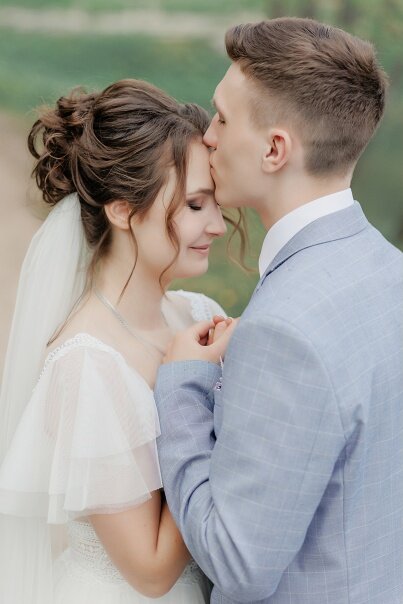 профессиональная свадебная фотосессия. фотограф перед свадьбой. утро невесты майвед. невеста у зеркала. утро невесты александра косова.