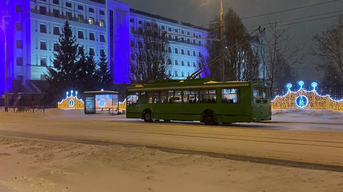     В Казани встали троллейбусы на перекрестке улиц Закиева и Сахарова. Об этом Inkazan сообщил читатель.