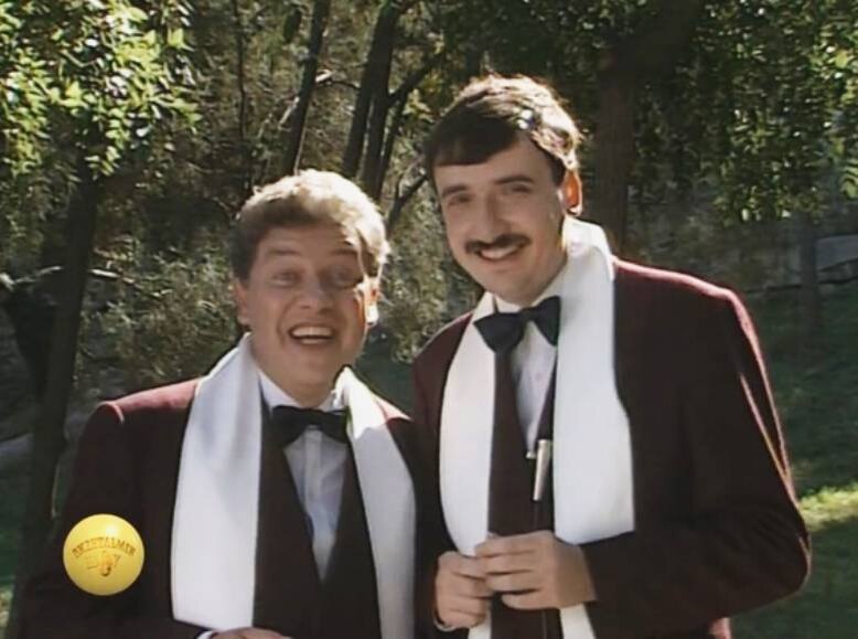 метью макконахи джентльмены. чарли хьюнем джентльмены. джентльмены фильм 2019 актёры рэймонд. фильм джентльмены 2020 гай ричи. джентльмены актерский.