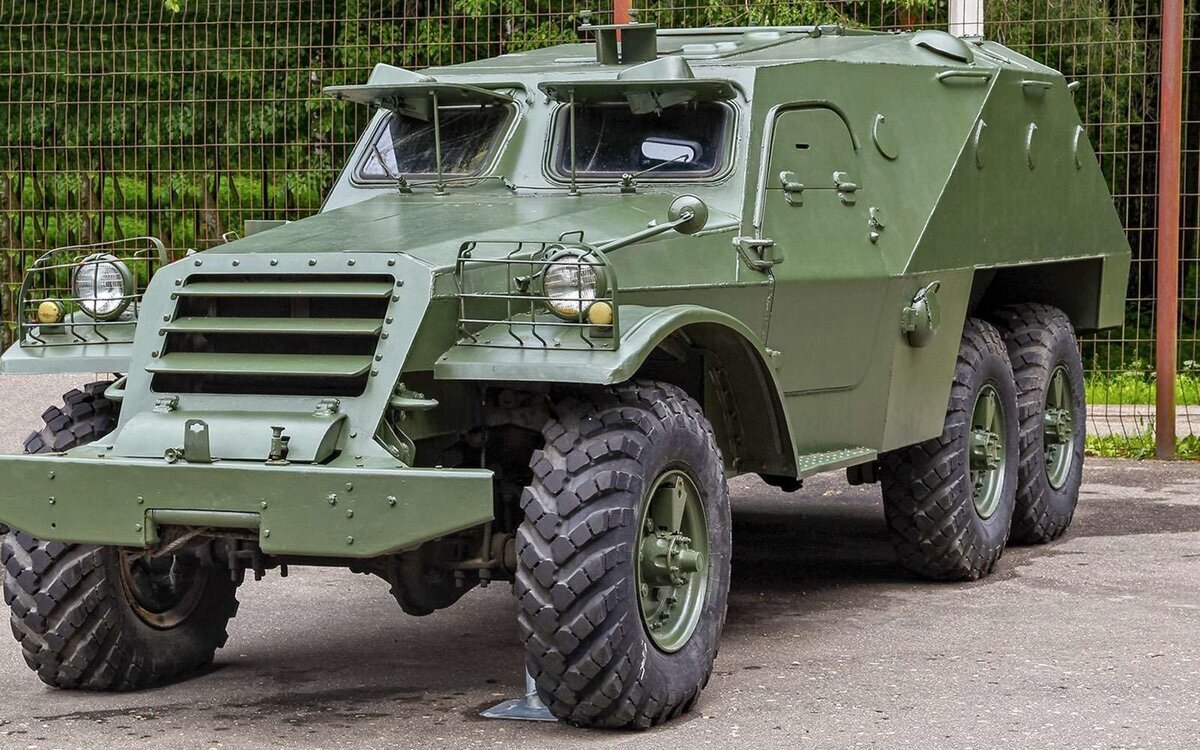 БТР-152 (источник фото: Pinterest.ru)
