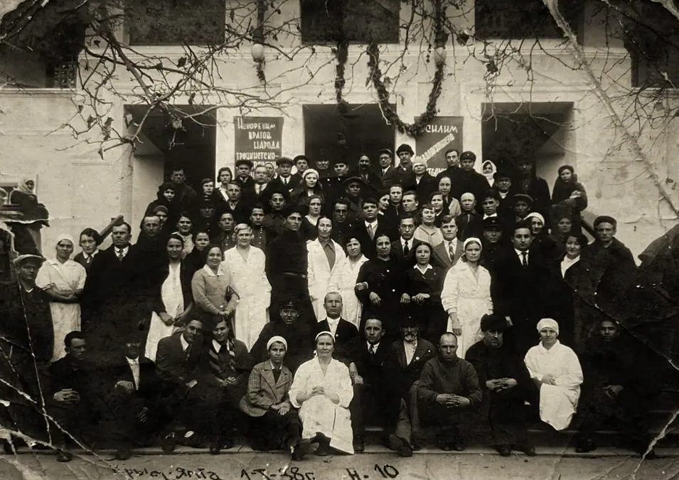 Книга разворот с издательством. Исторические летописи. Новый летописец. Летопись двух столиц книга. С г летопись 2.