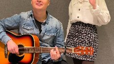 песня которую пел адидас на гитаре. три полоски аккорды. аккорды для гитары для начинающих. мелодии на гитаре для начинающих аккорды. соло на гитаре табы.