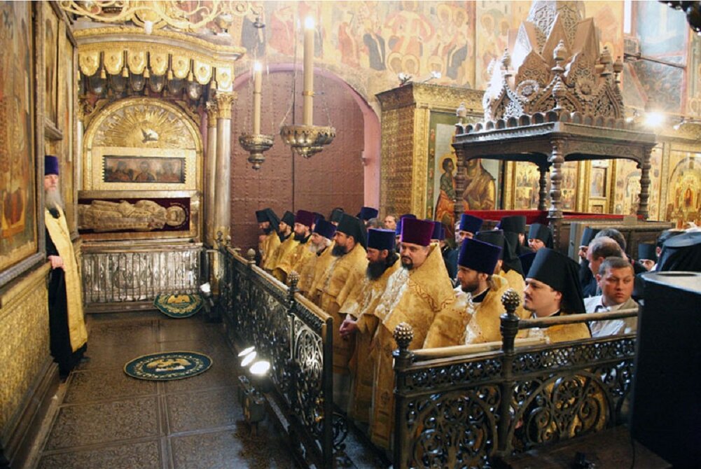 мощи митрополита филиппа. филипп митрополит московский мощи. перенесение мощей святителя филиппа митрополита. мощи святителя филиппа в успенском соборе. мощи святителя филиппа в успенском соборе.