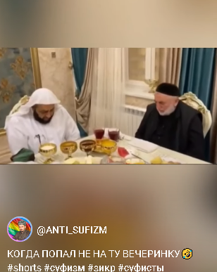 красивая девушка с бокалом вина. ты сидишь в пол оборота возле столика. женщина флиртует. задумчивая девушка. хелен беланд художник картины.