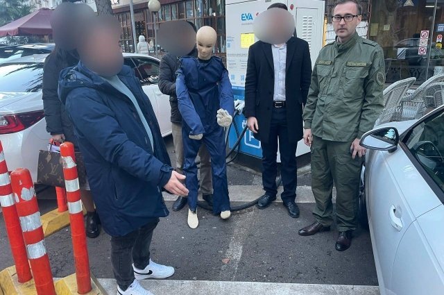    Из-за чего сочинец убил одним ударом своего знакомого и скрылся?