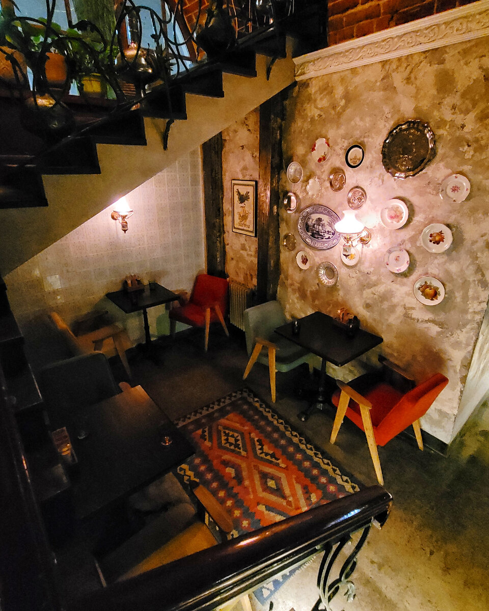 Ресторан деллоса на 1905 года. Новый арбат 17 вареничная. Peshi ресторан москва. Ресторан москоу пенза. Ресторан селфи новинский бульвар.