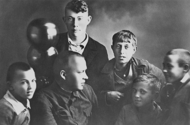 песня где прошла ты на звонок. песня где прошла ты на звонок. песня где прошла ты на звонок. аккорды ноты. мой добрый учитель текст.