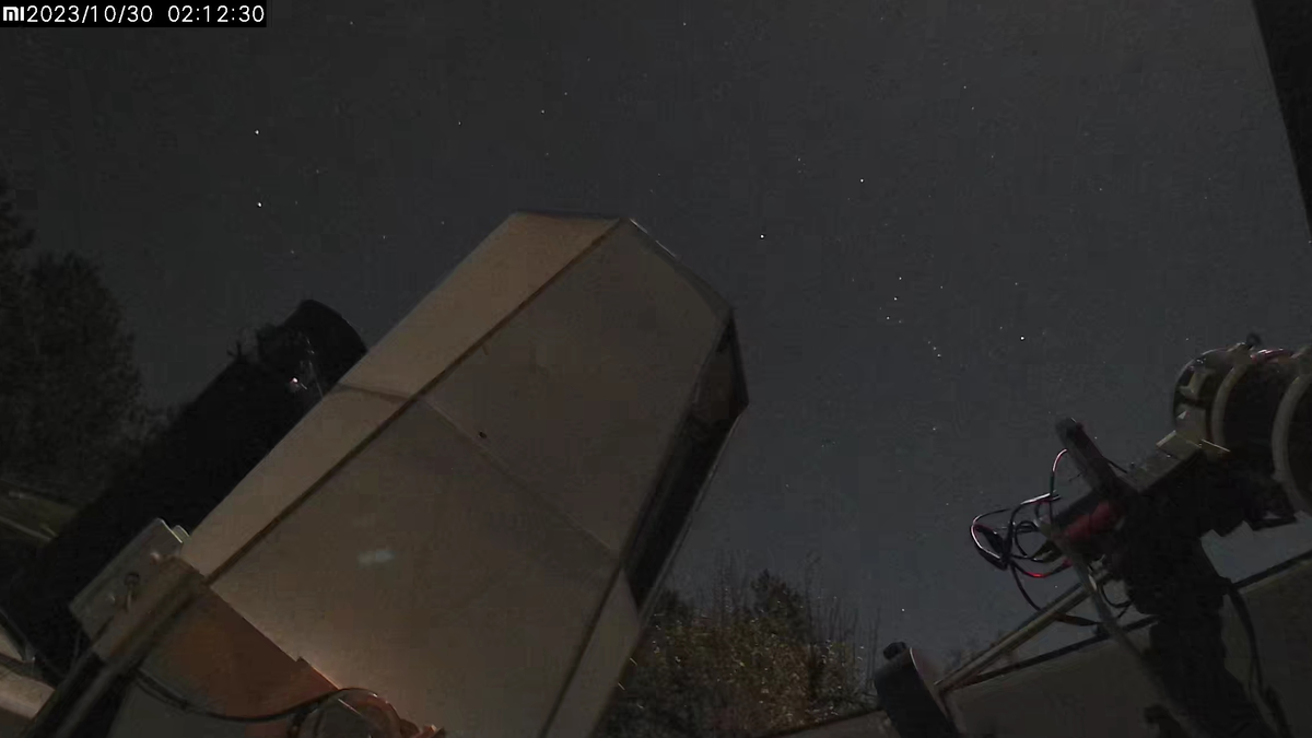 Фотография с личной удаленной камеры Василия Чуфарина из обсерватории