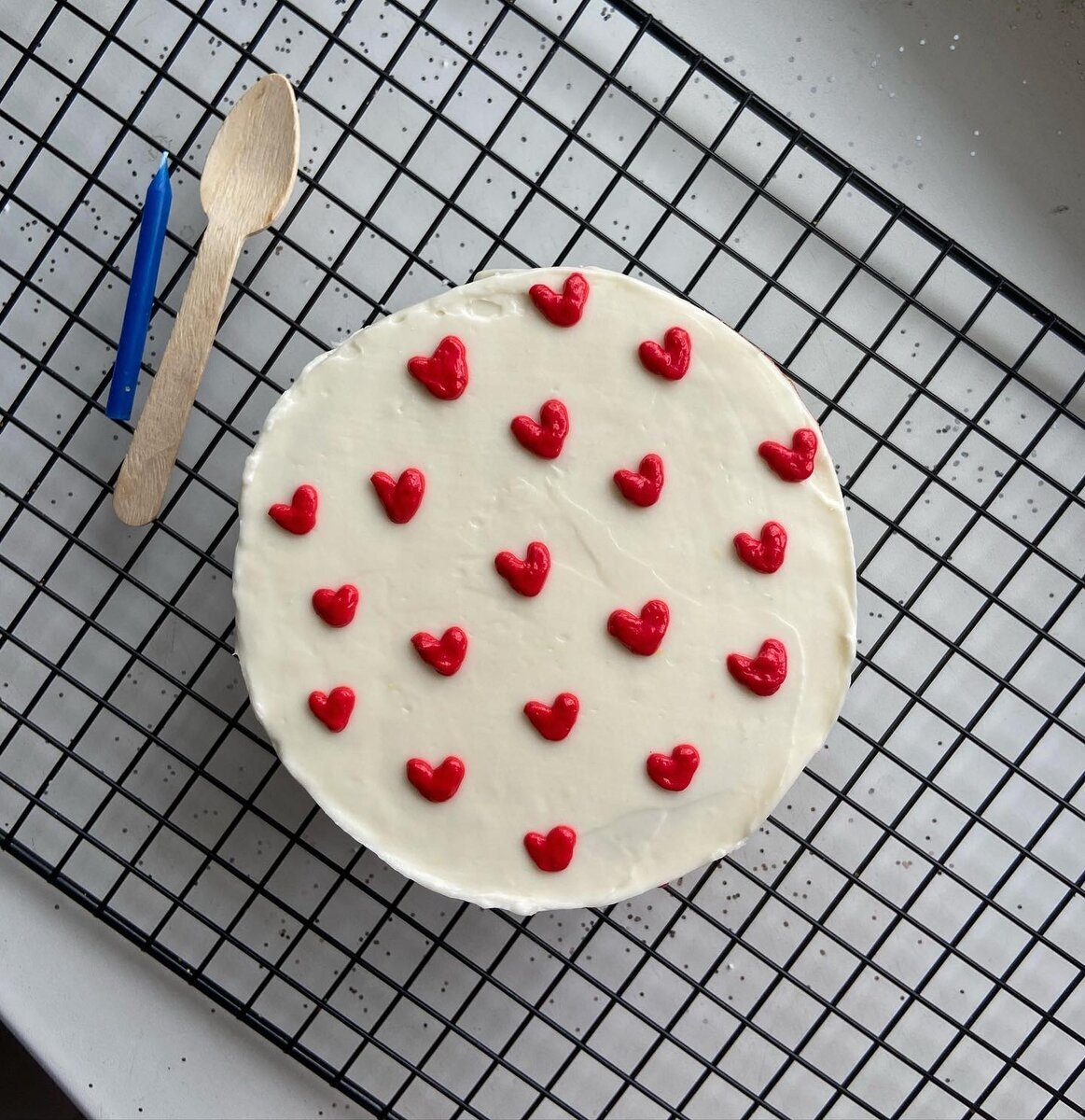 муссовый торт красный бархат. торт любимому на день рождения. торт для любимого. маленький тортик для любимого. надпись на торт любимому мужчине.