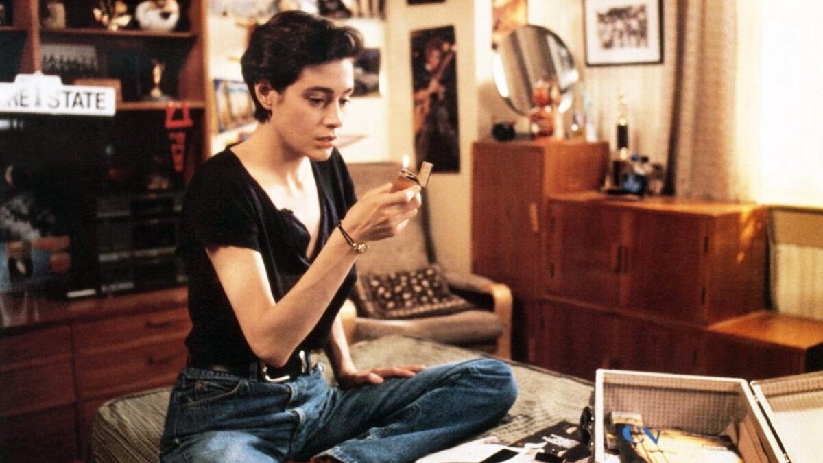 Целуй меня. Комната цветных пелерин. Бен я тебя люблю. Песня целуй меня деточка. Ты моя таблетка для любви.