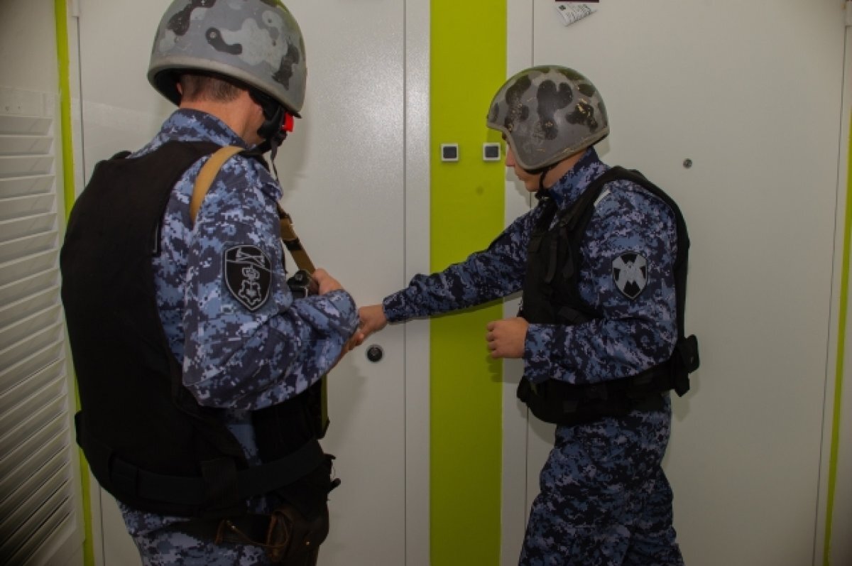    В Пензе задержали двух девушек, которые устроили драку из-за музыки в баре