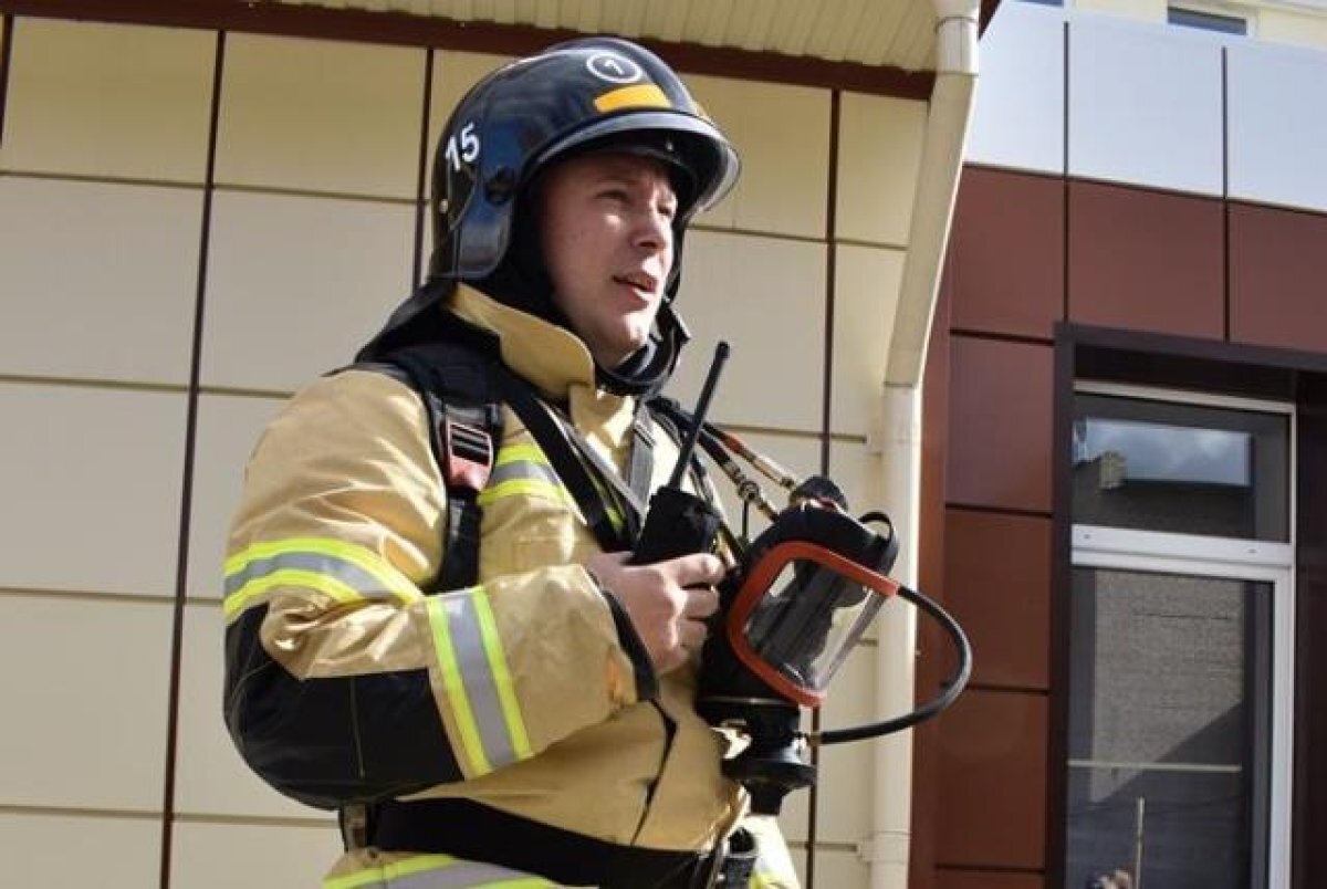    Вячеслав Павлов является сотрудником МЧС с 2009 года.