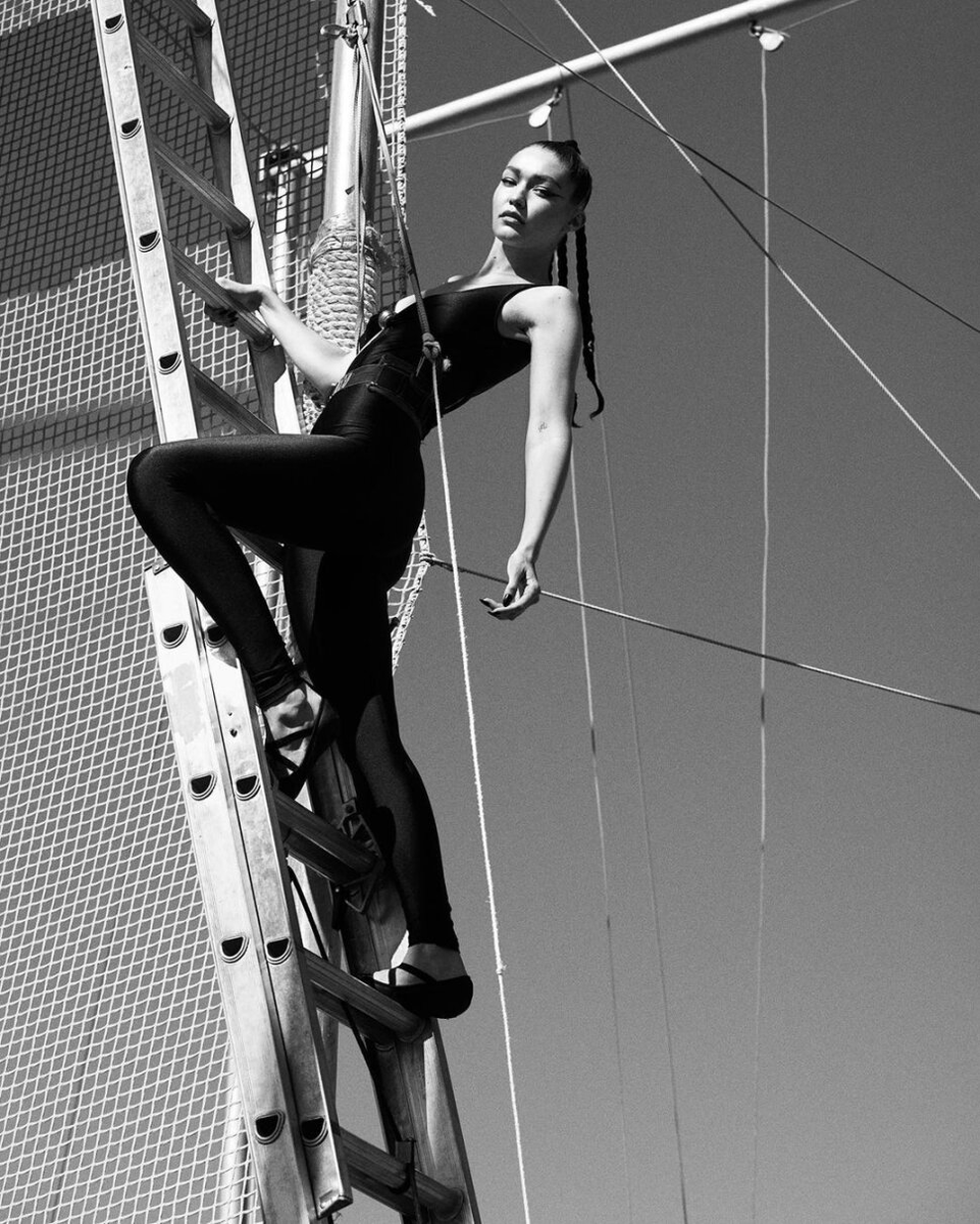 Если тебе лень вставать с кровати и идти в спортзал, то взгляни на звёзд! Они точно замотивируют всех вести здоровый образ жизни, чтобы выглядеть на все сто.-23