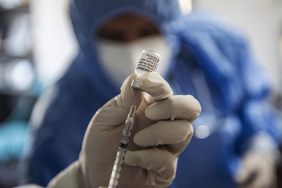 Pfizer пытается получить от Бухареста 550 млн евро. Фото: International Monetary Fund/Flickr/CC BY-NC-ND 2.0 DEED