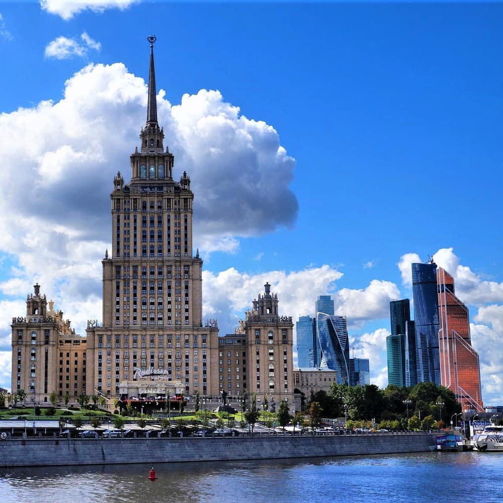 В настоящий момент гостиница принадлежит к сети Рэдиссон