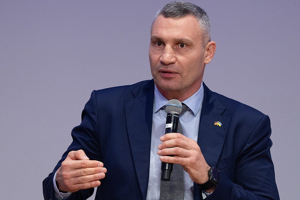    Виталий Кличко заявил, что видит сползание Украине при нынешних властях к автократии вместо демократии. GLOBAL LOOK PRESS