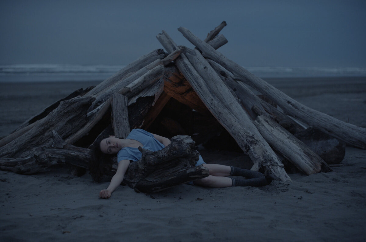 Кадр из фильма "Иногда я думаю о смерти"