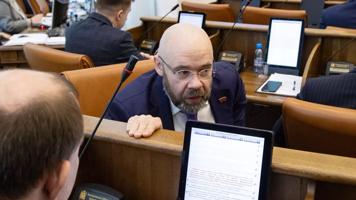     В свой день рождения депутат заксобрания Красноярского края Денис Терехов выложил фото бирки из роддома, где были указаны дата и время рождения. «Проспект Мира» попросил астролога составить так называемую «натальную карту» Терехова.