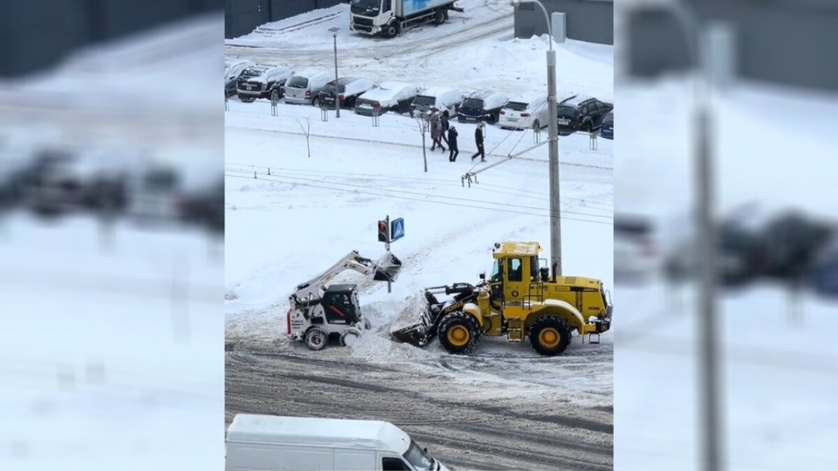 Залипательная техника» — Видео уборки снега в Минске набрало 2,2 млн  просмотров. Что удивило подписчиков? — Видео | Telegraf - Новости | Дзен