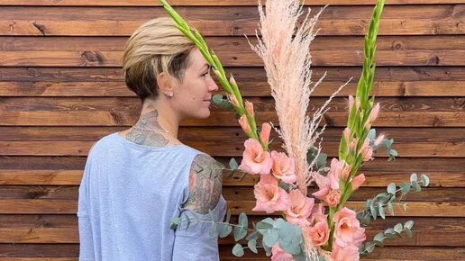 белый экран надписание. белый цвет однотонный без ничего. мем с белым листом. типы ошибок в переводе. без ничего перевод.