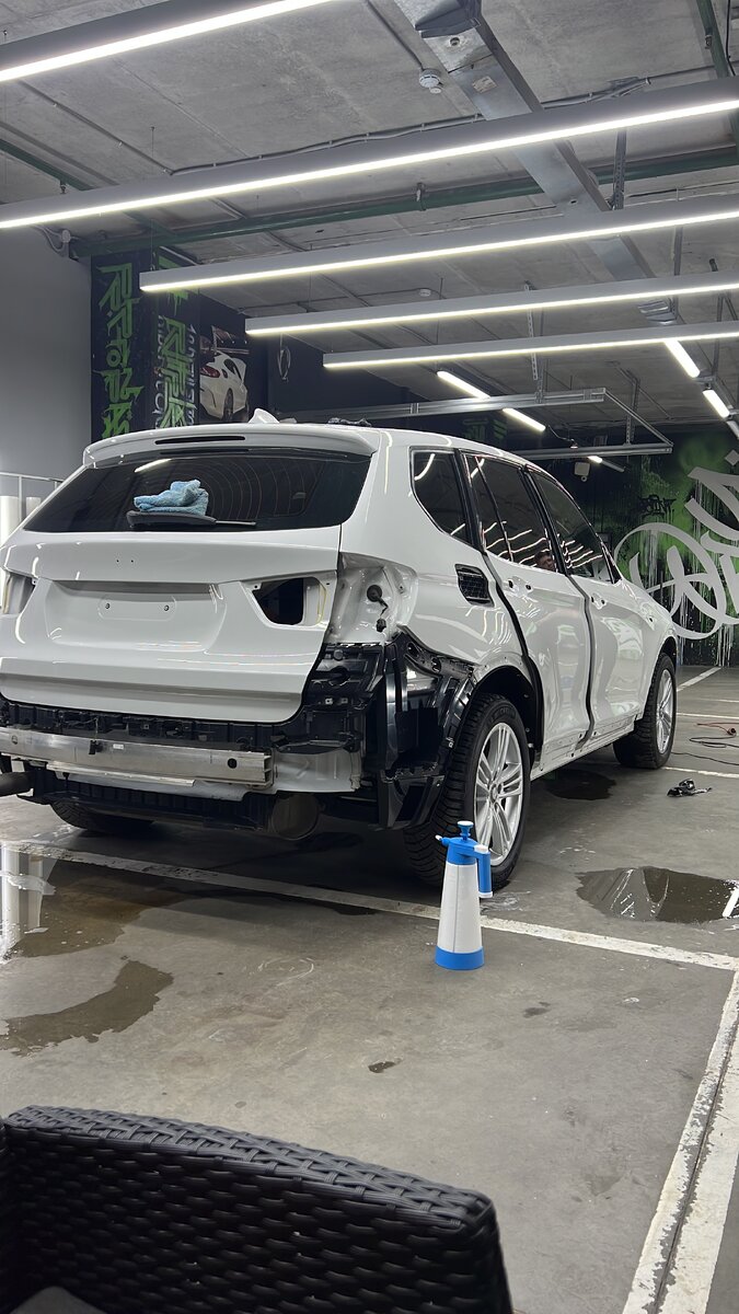 Для оклейки автомобиля  нам потребовалось разобрать автомобиль до такого состояния…