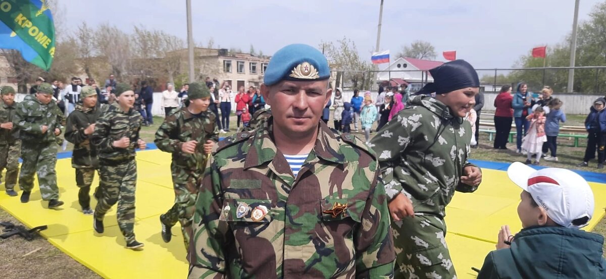 Дмитрий Рыбаков полностью отдавал себя воспитанию настоящих патриотов России.  Фото: архив семьи Рыбаковых. 